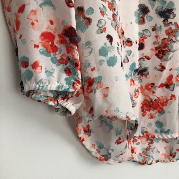 ✨2/$40✨ IVANKA TRUMP FLORAL BLOUSE V NECK - Picture 4 of 6